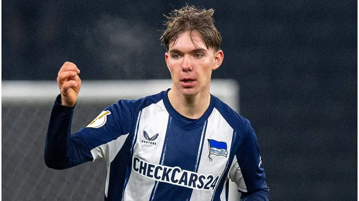 Liverpool quer joia Kennet Eichorn, meia de 16 anos do Hertha e aceita pagar valor. Foto: IMAGO / Matthias Koch
