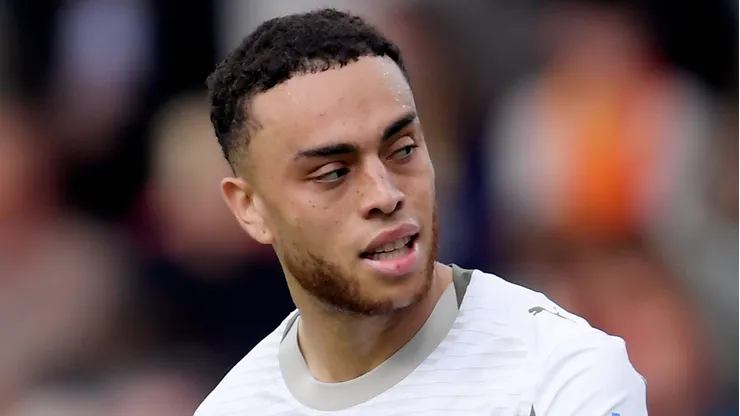 Sergiño Dest é uma opção para o Bayern de Munique