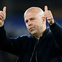 Arne Slot entra no radar do Fulham