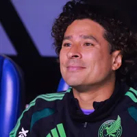 Ochoa volta ao gol do México e mira feito histórico