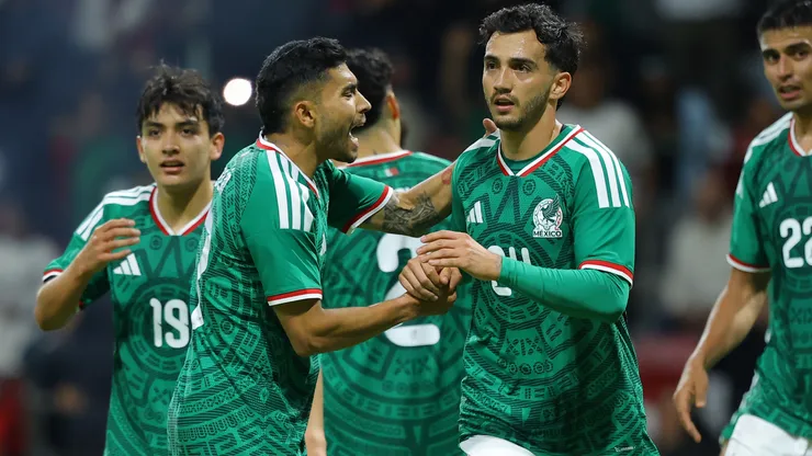Jogadores do México comemorando um gol. Foto: Agustin Cuevas/Getty Images