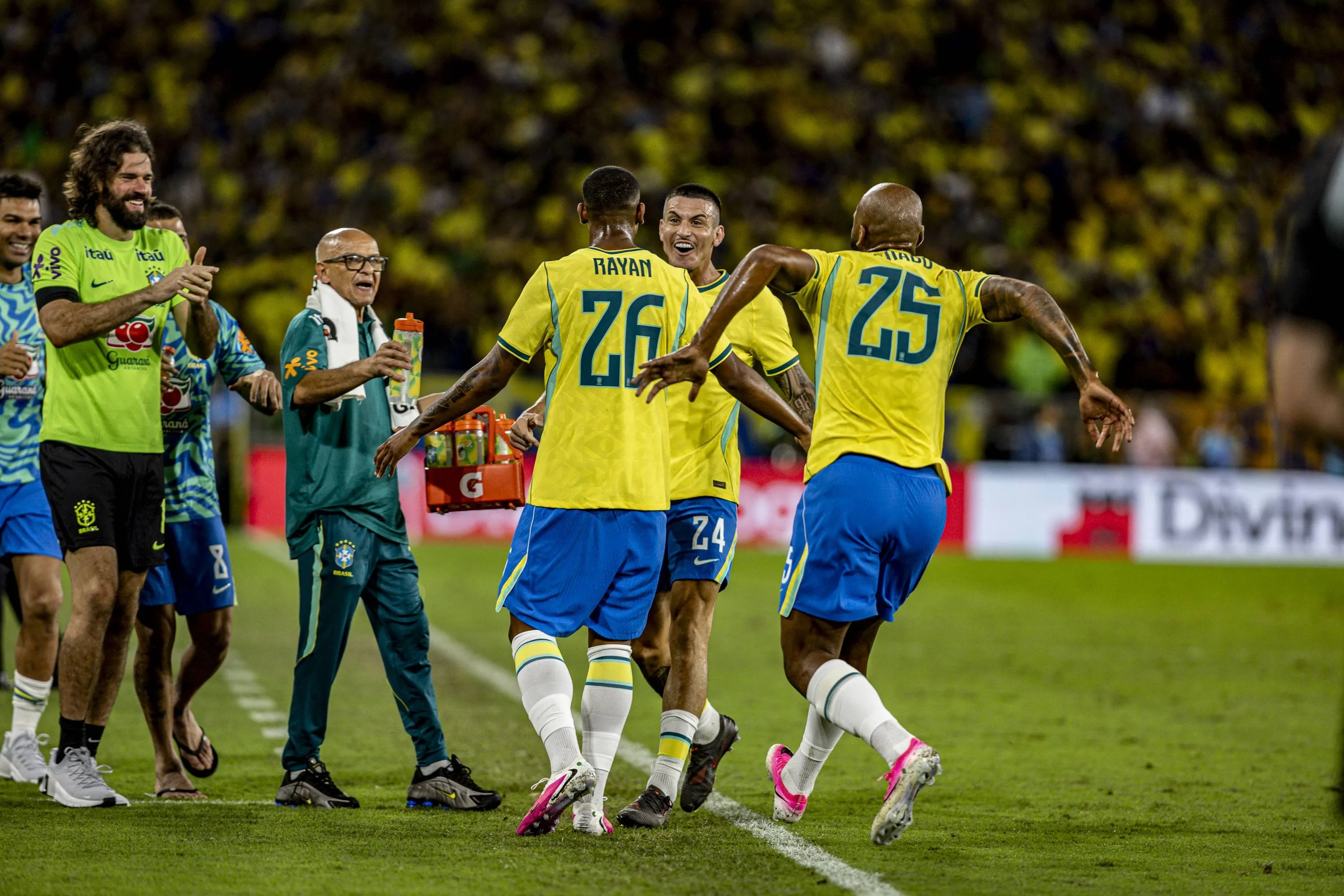 Rayan e Igor Thiago comemoram na Seleção Brasileira. Foto: IMAGO /&nbsp;TheNews2