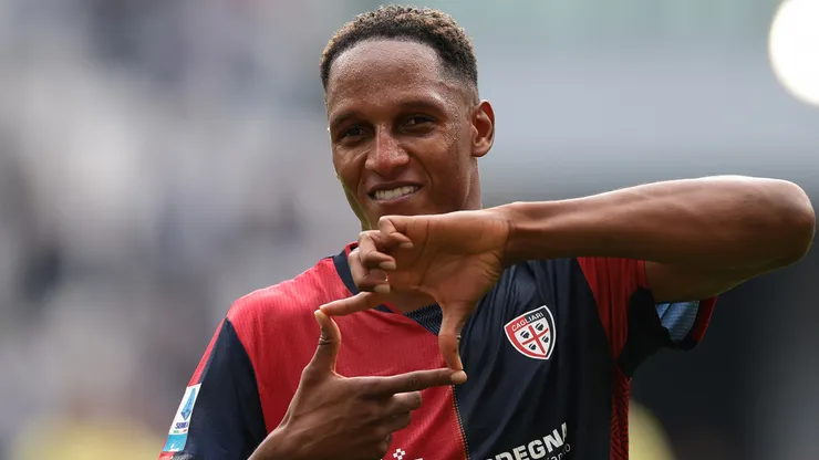 Yerry Mina em uma partida do Cagliari. Foto: Jonathan Moscrop/Getty Images