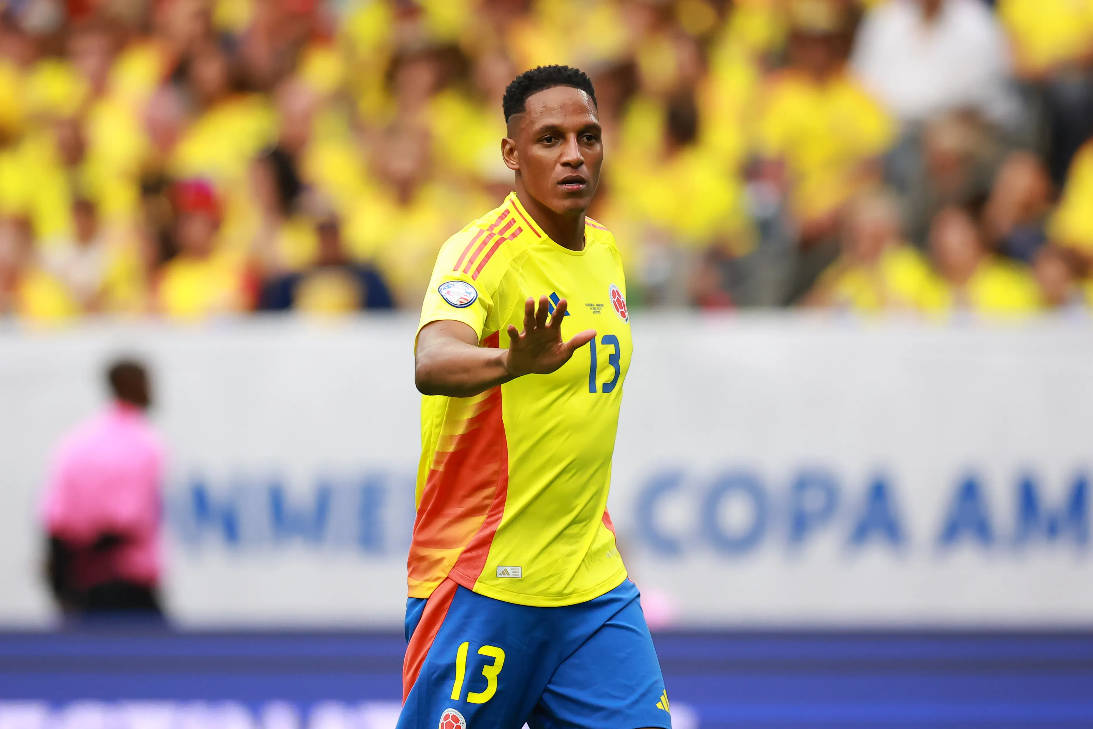 Mina em campo pela Colômbia (Foto: Hector Vivas/Getty Images)