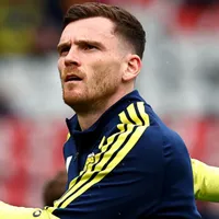 Tottenham reforça elenco com Andy Robertson sem custos