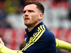 Tottenham reforça elenco com Andy Robertson sem custos