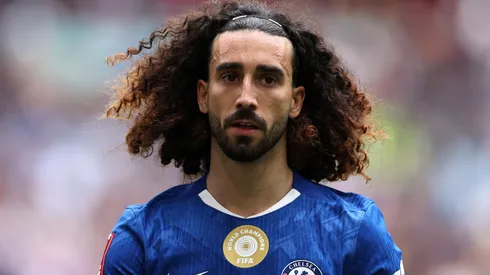 Cucurella em campo com as cores do Chelsea. Foto: Justin Setterfield/Getty Images
