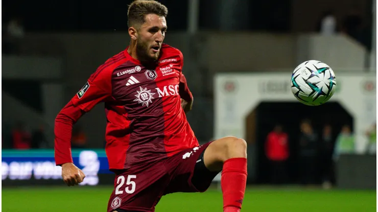 Grupo proprietário do Aston Villa adquire participação no Annecy. Foto: IMAGO/PsnewZ