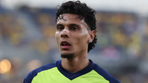 Richard Ríos antes de um amistoso pela Colômbia. Foto: Leonardo Fernandez/Getty Images