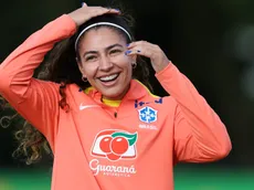 Angelina destaca importância da torcida nos jogos do Brasil