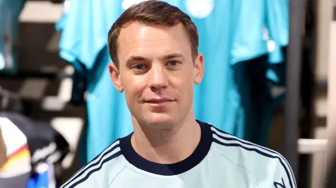 Manuel Neuer antes de uma entrevista coletiva pela Alemanha. Foto: Alexander Hassenstein/Getty Images