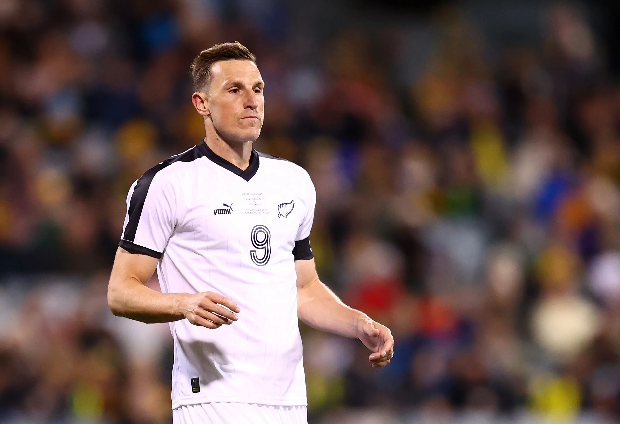 Chris Wood em campo pela Nova Zelândia (Foto: Mark Nolan/Getty Images)