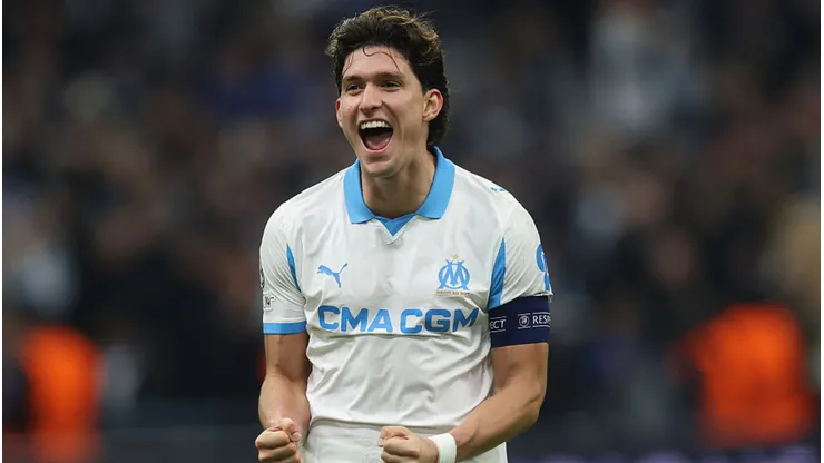 Balerdi corre risco de ser cortado da Seleção Argentina. Alexander Hassenstein/Getty Images.
