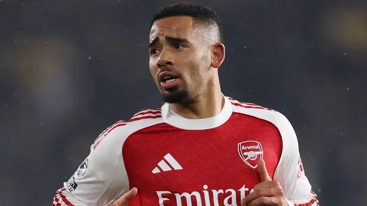 Gabriel Jesus em campo com a camisa do Arsenal. Foto: Michael Regan/Getty Images