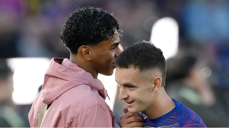 Barcelona tentará negociar Marc Casadó após decisão do volante (Photo by David Ramos/Getty Images)
