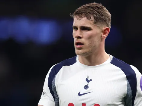 Liverpool avança por Van de Ven, do Tottenham