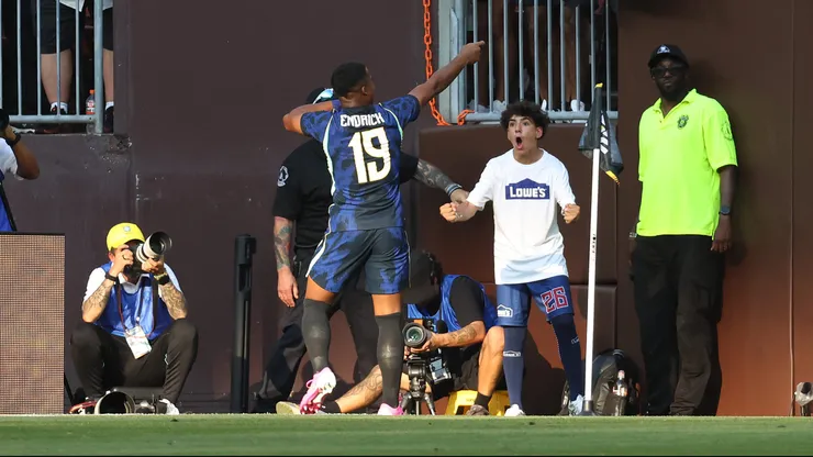 Endrick comemorando gol do Brasil. Foto: Kirk Irwin/Getty Images