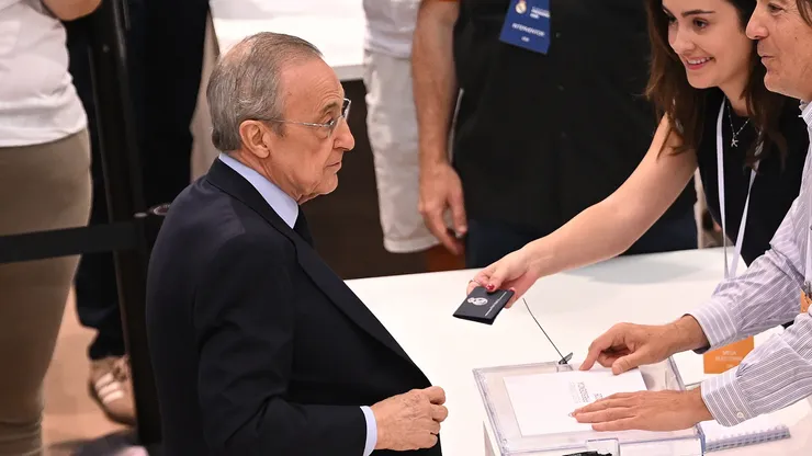 Florentino Pérez vota no Real Madrid. (Foto: Denis Doyle/Getty Images)