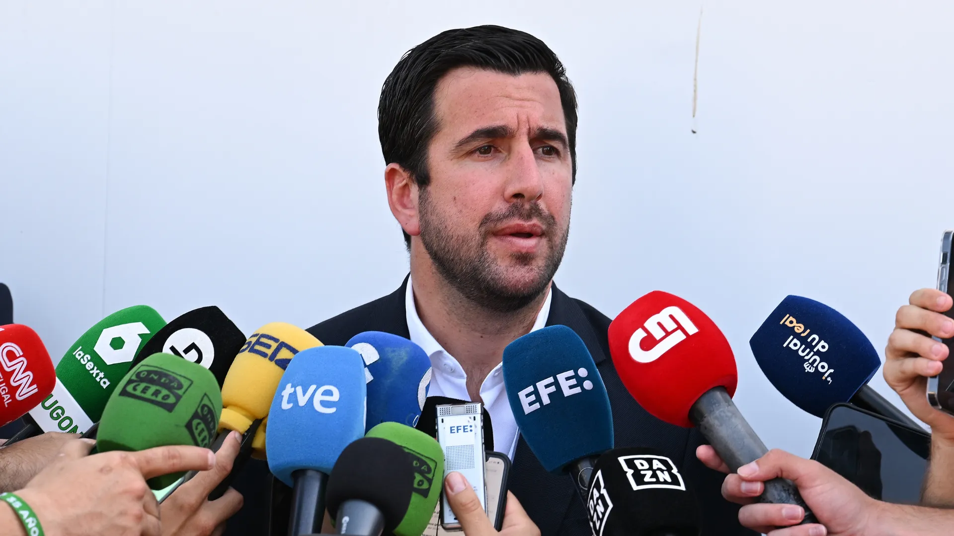 Enrique Riquelme em entrevista nas eleições do Real Madrid