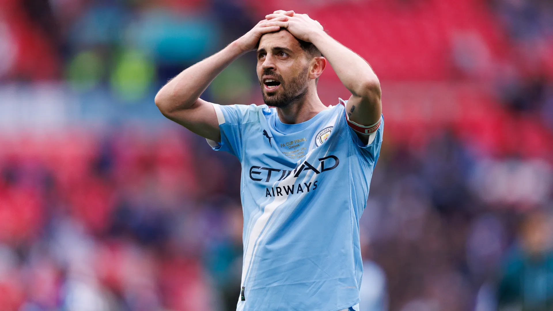 Bernardo Silva lamenta em jogo do Manchester City