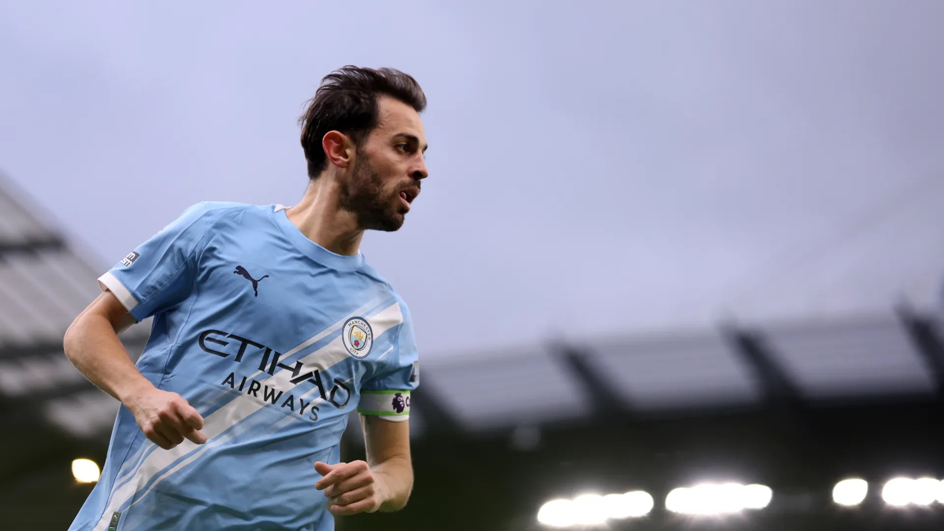 Bernardo Silva corre pelo Manchester City
