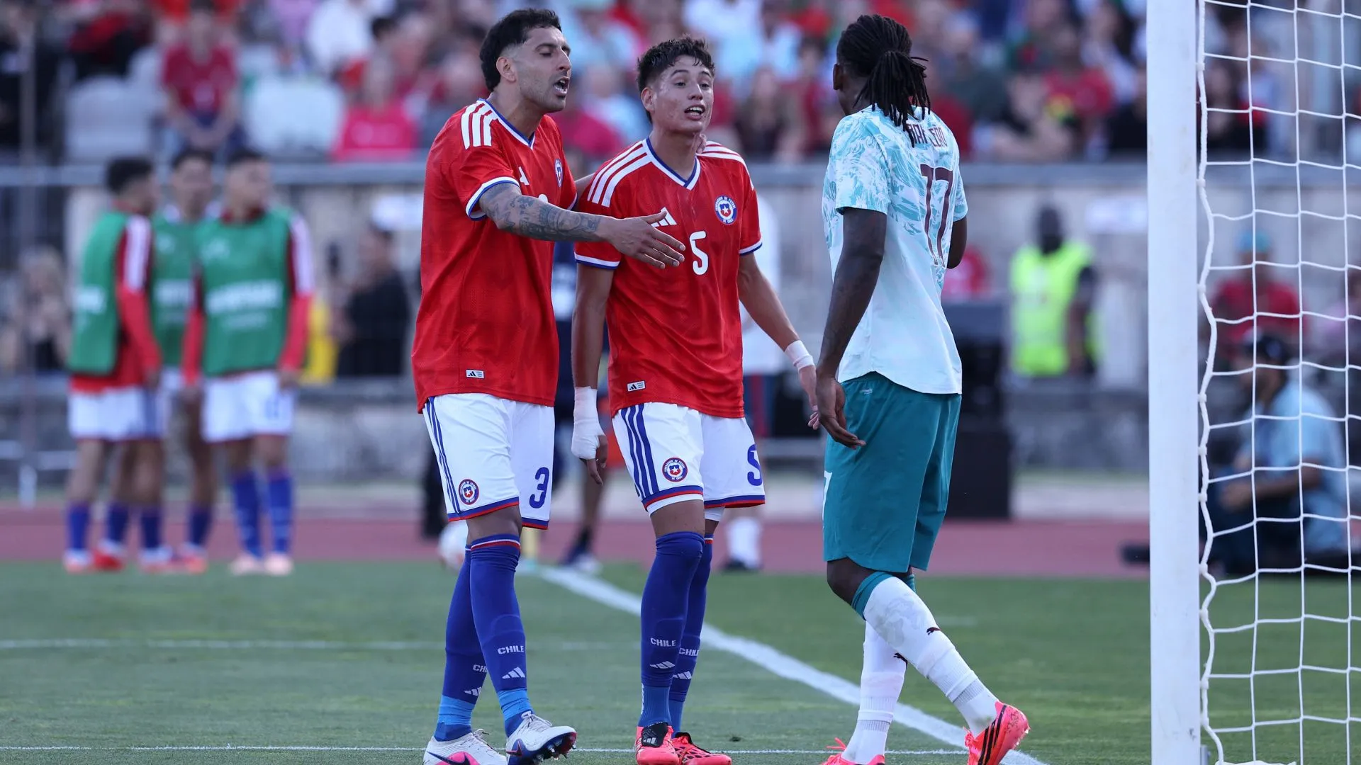 Portugal x Chile teve expulsões de Rafael Leão e Román (foto: Carlos Rodrigues/Getty Images)