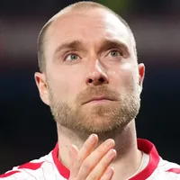 Christian Eriksen deixa o campo desacordado amistoso da Dinamarca