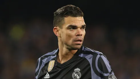 Real Madrid encaminha retorno de Pepe na comissão técnica de Mourinho (Photo by Maurizio Lagana/Getty Images)