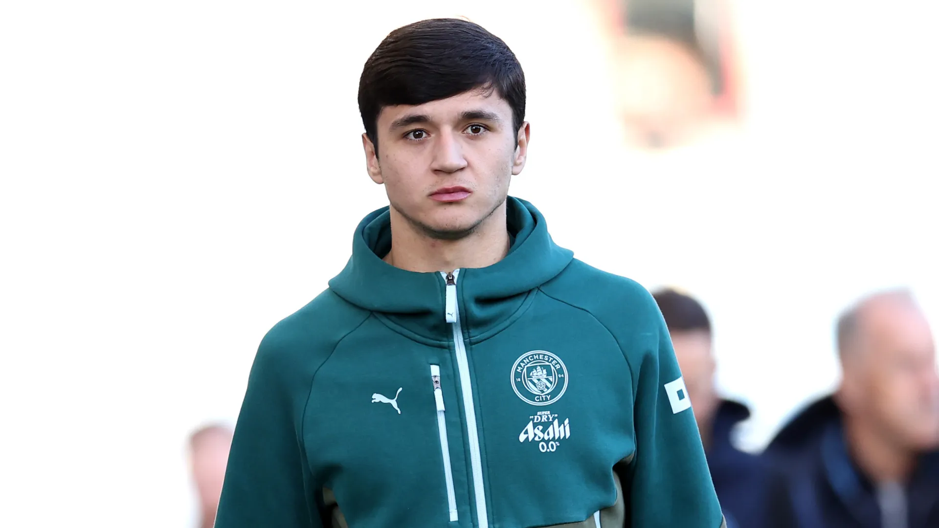 Abdukodir Khusanov chegando ao estádio em jogo do City
