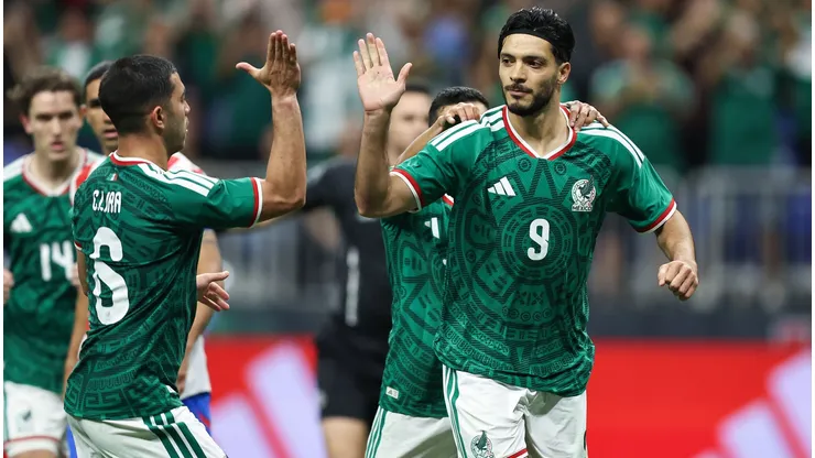 Javier Aguirre utilizou diferentes formações nos amistosos. Foto: Omar Vega/Getty Images