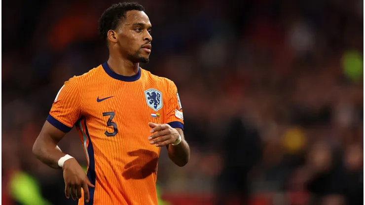 Jurriën Timber foi cortado da Seleção da Holanda. Foto: Dean Mouhtaropoulos/Getty Images