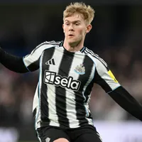 Manchester United tem Lewis Hall como prioridade no mercado