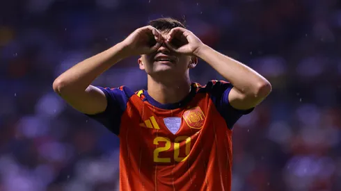 Pedri comemora o seu gol em Espanha e Peru - Agustin Cuevas/Getty Images