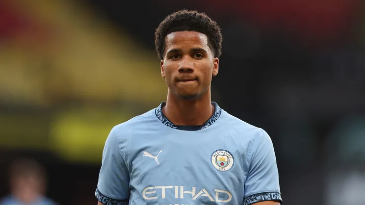 Mukasa renovou com o Manchester City
