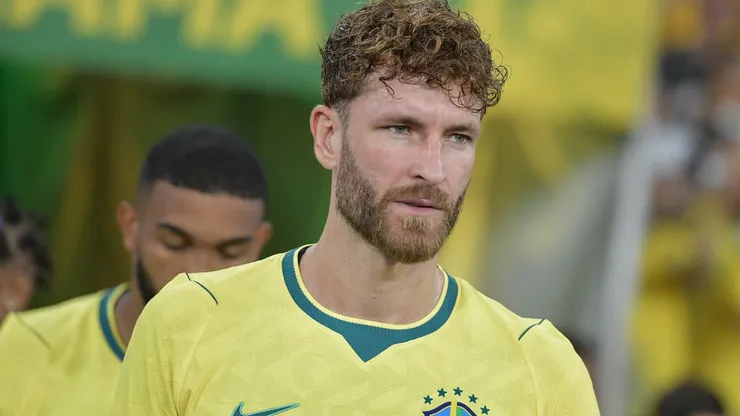 Léo Pereira antes de uma partida pela Seleção Brasileira. Foto: Thiago Ribeiro/AGIF