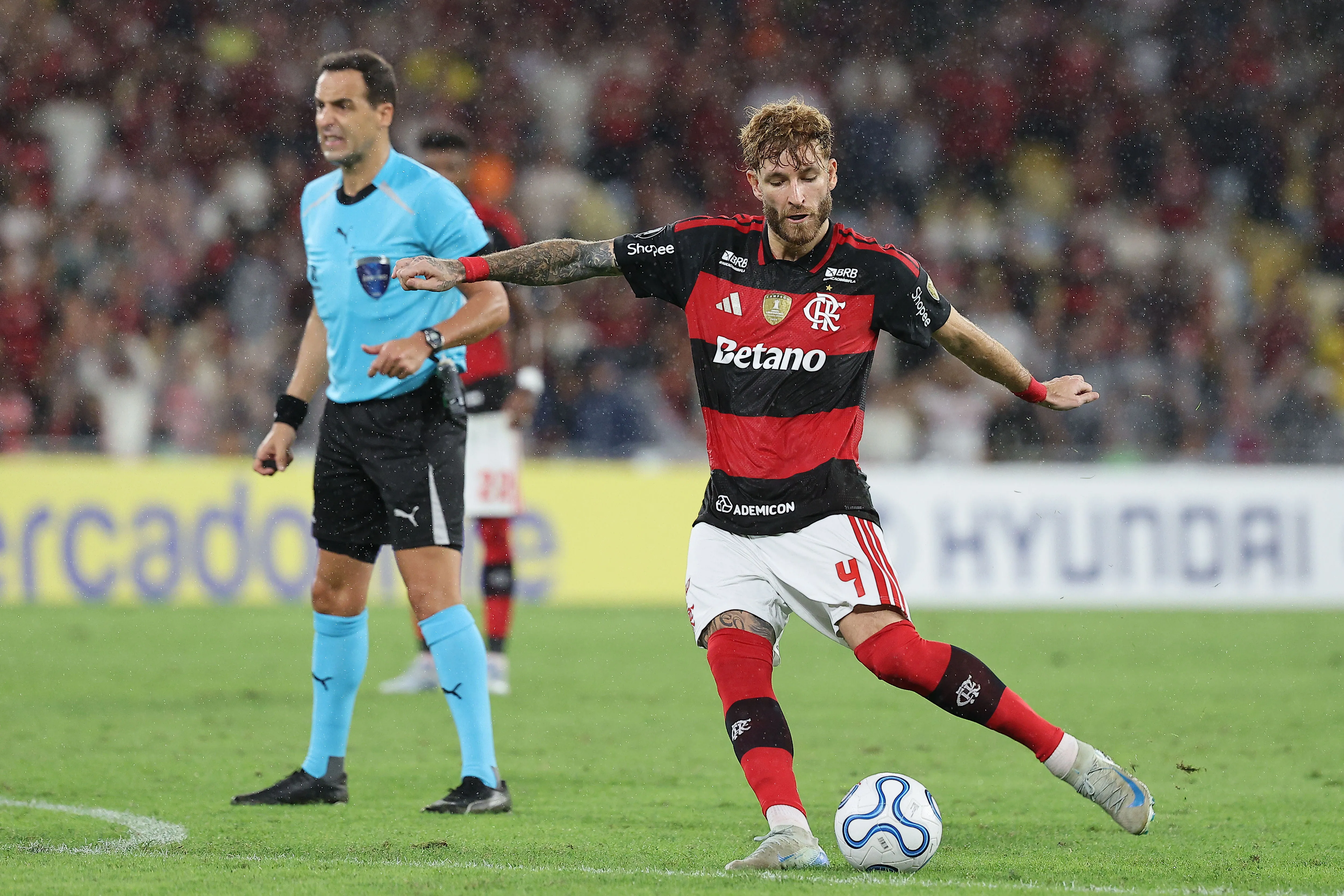 Léo Pereira em campo pelo Flamengo (Foto: Wagner Meier/Getty Images)
