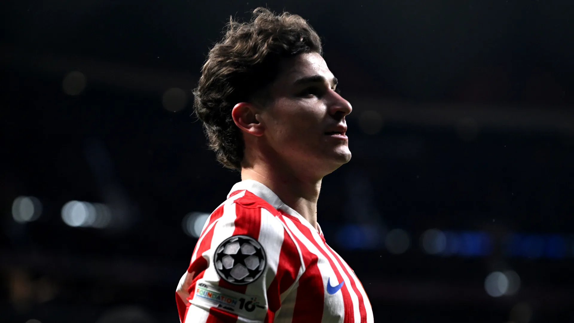 Julián Alvarez em jogo vestido a camisa do Atlético de Madrid