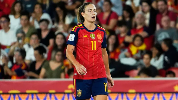 Alexia Putellas segue sem falar sobre o futuro da sua carreira - Foto: Rafa Babot/Getty Images