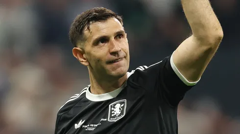 R$ 120 milhões: Dibu Martínez pode ser anunciado pela Juventus. (Foto: Maja Hitij/Getty Images)