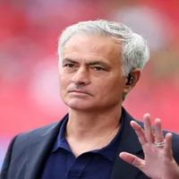 José Mourinho se despede do Benfica rumo ao Real Madrid