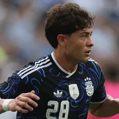 Agustín Giay é favorito na Argentina para substituir Balerdi