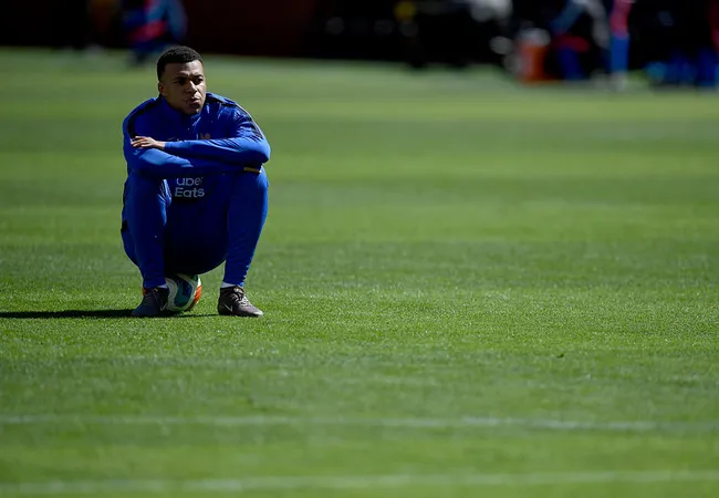 Mbappé vem sendo alvo de críticas antes da Copa. Foto: Hannah Foslien/Getty Images