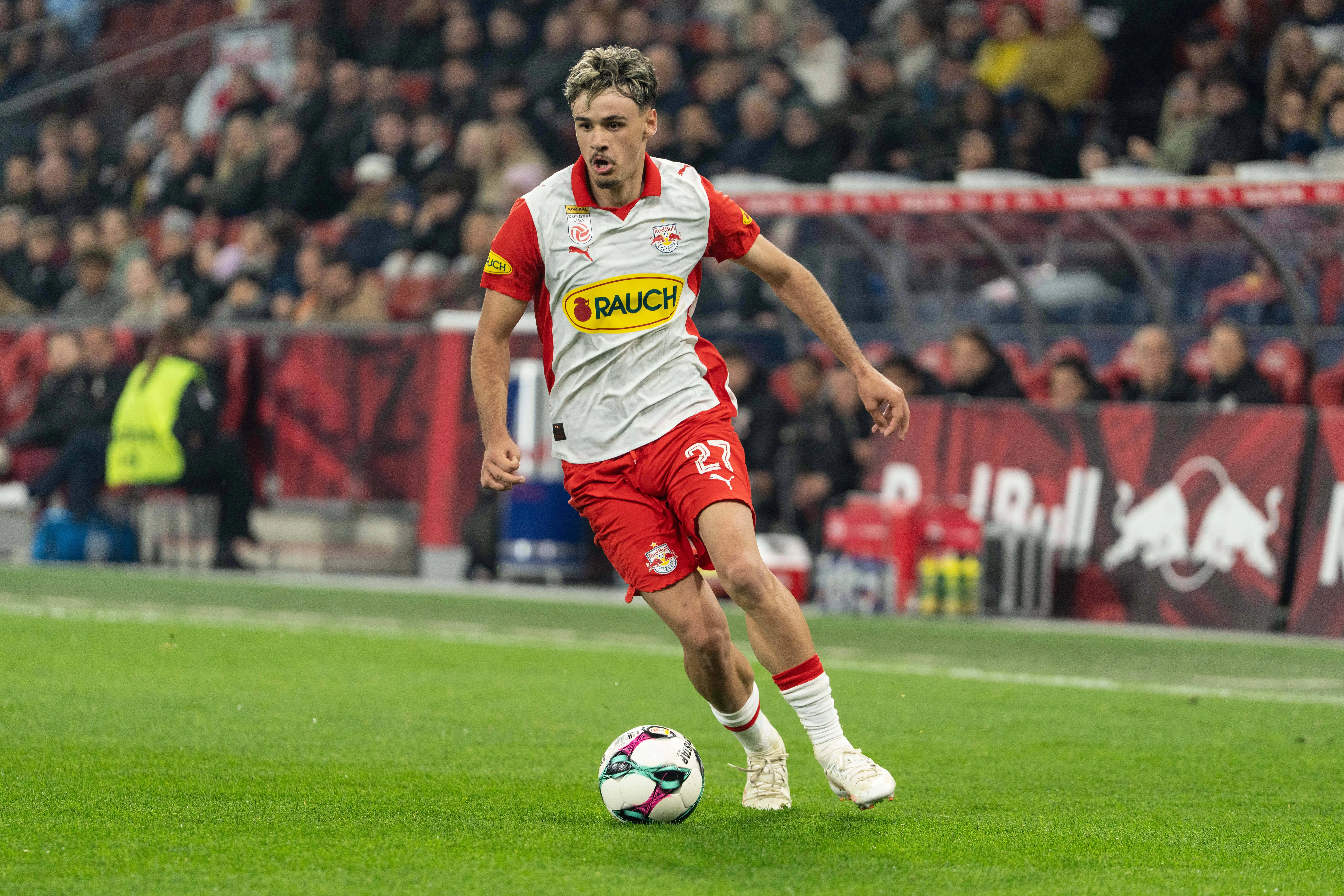 Alajbegović com a camisa do Red Bull Salzburg – Foto: IMAGO /&nbsp;GEPA pictures