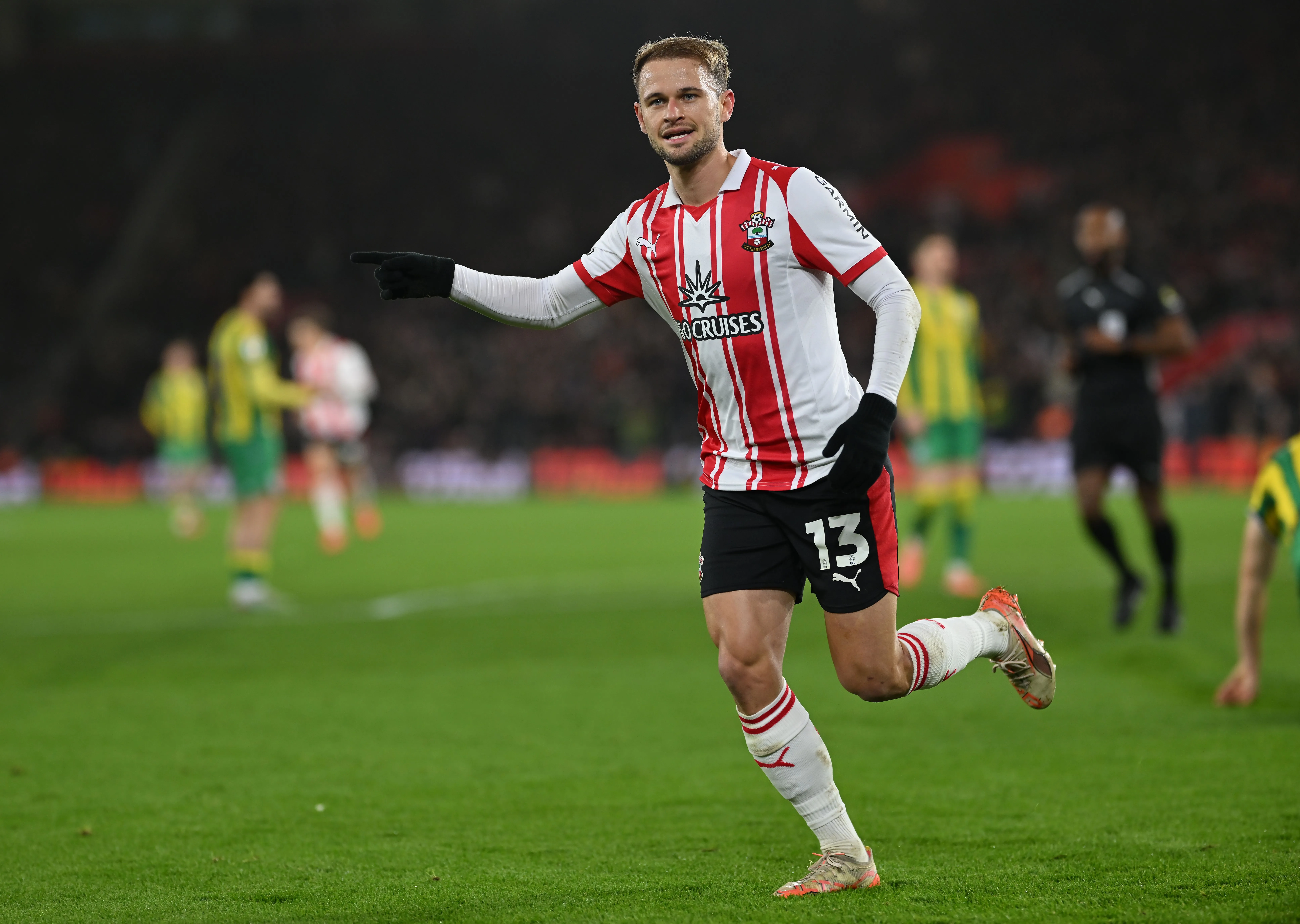 Léo Scienza em campo pelo Southampton (Photo by Mike Hewitt/Getty Images)