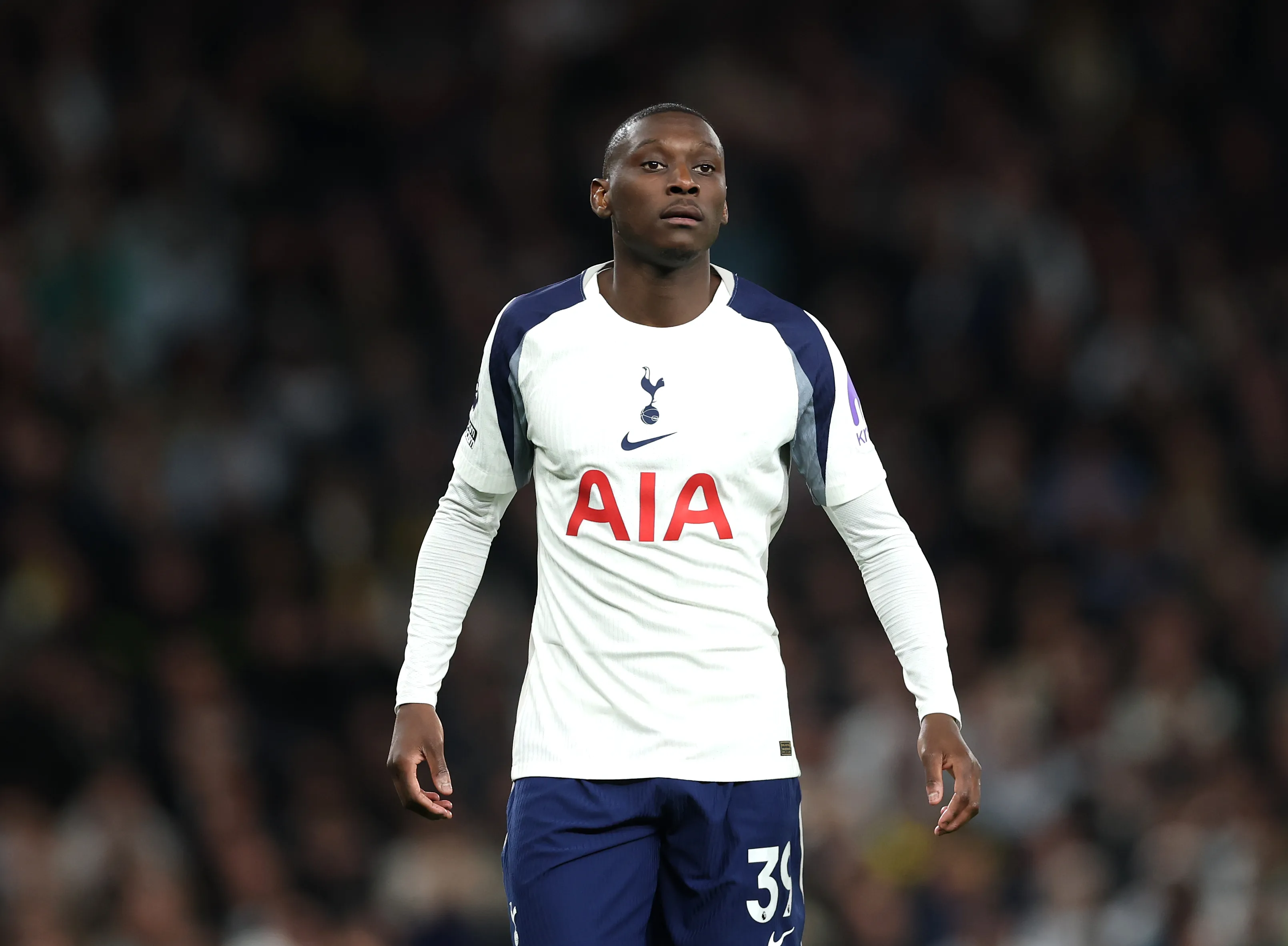 Kolo Muani durante partida do Tottenham. (Photo by Alex Pantling/Getty Images)