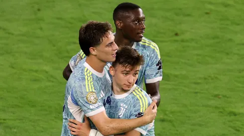 Kenan Yildiz, Kolo Muani e Francisco Conceição. (Photo by Tasos Katopodis/Getty Images)