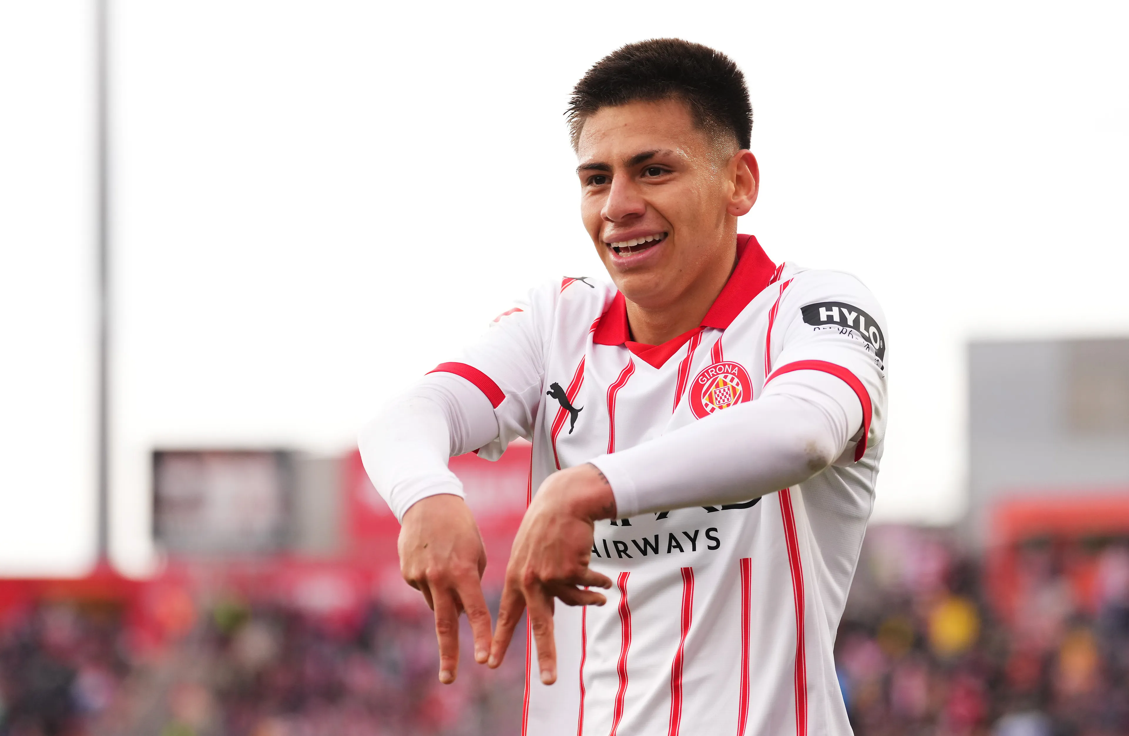 Claudio Echeverri durante jogo do Girona. (Photo by Alex Caparros/Getty Images)