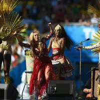 Shakira comanda a festa antes de México x África do Sul
