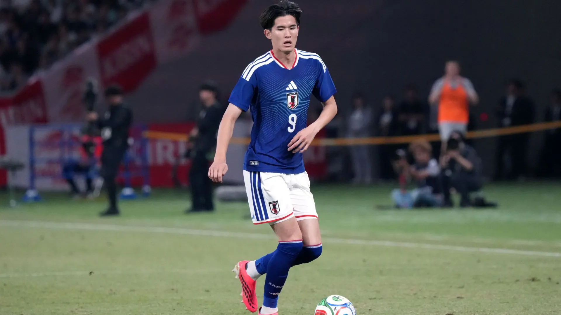 Keisuke Goto em jogo do Japão (foto: Koji Watanabe/Getty Images)