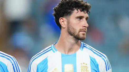 Marcos Senesi vai defender a Argentina na Copa (Rich Storry/Getty Images)